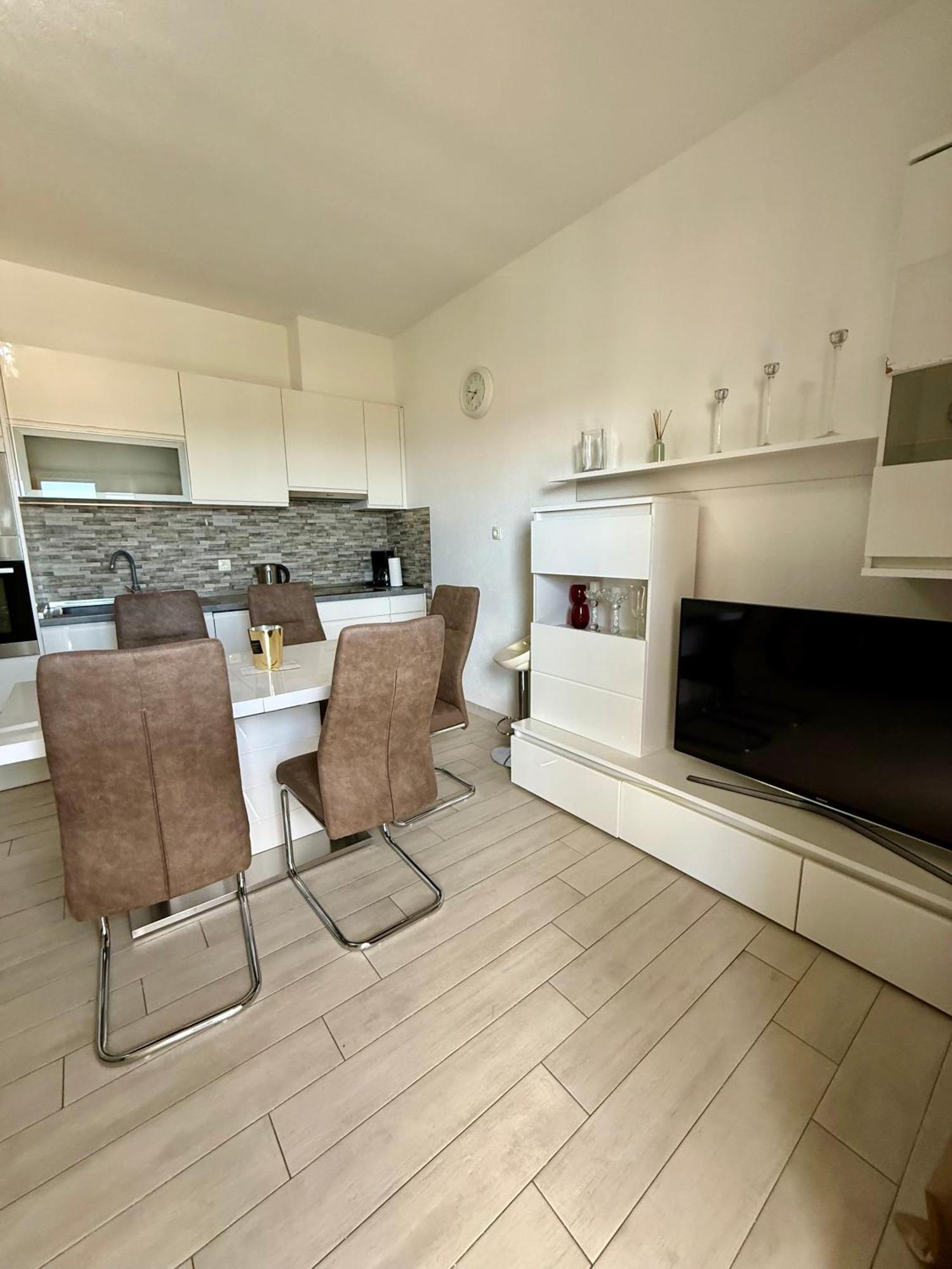 Apartments Zaja Сегет-Враница Экстерьер фото