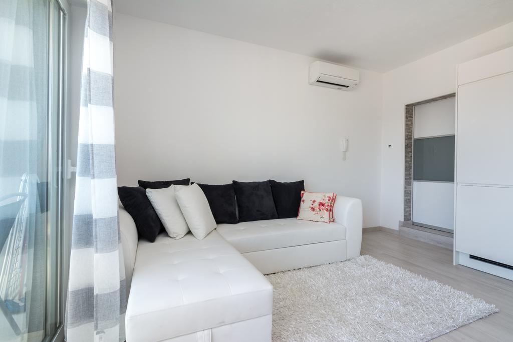 Apartments Zaja Сегет-Враница Экстерьер фото