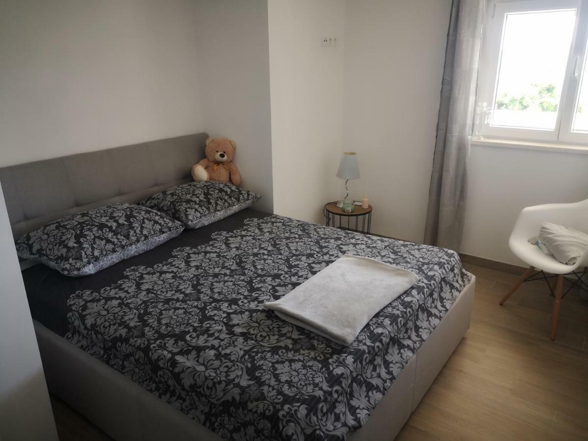 Apartments Zaja Сегет-Враница Экстерьер фото